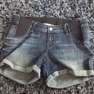 The BEST maternity shorts EVER